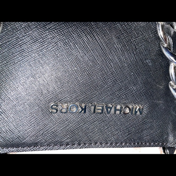Micheal Kors purse - Picture 9 of 12